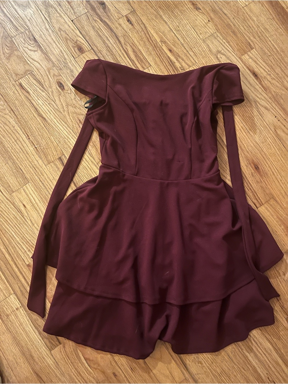 Never Worn B. Darlin Womens Off-Shoulder Burgundy Short Dress